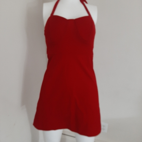 Dresses - Picture 4 of 10